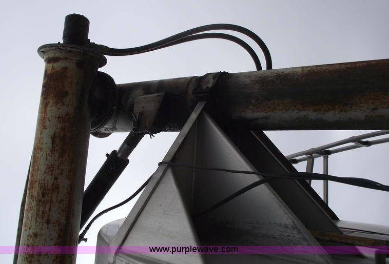 image for item 5473 1994 Warren AT-36-SR4 feed trailer