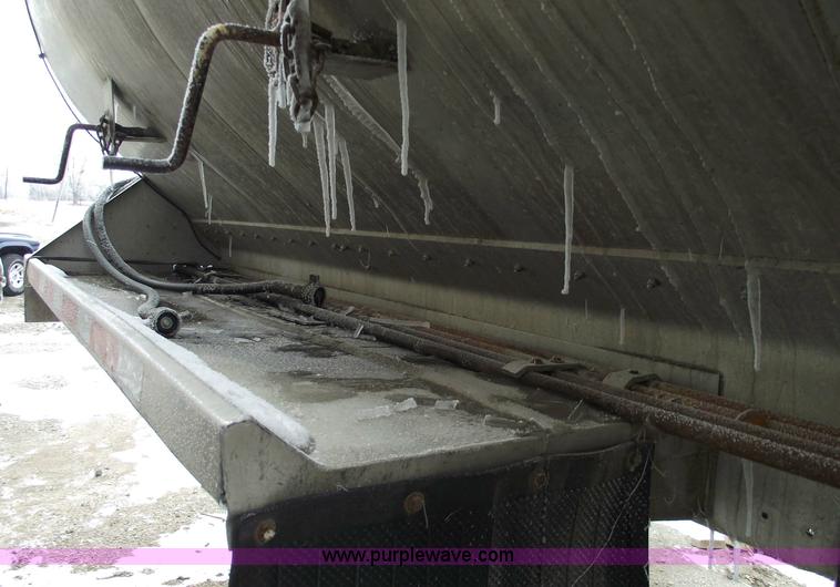 image for item 5473 1994 Warren AT-36-SR4 feed trailer