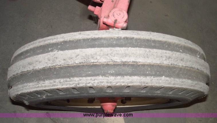 image for item 5507 Ford 8N tractor