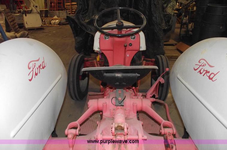 image for item 5507 Ford 8N tractor