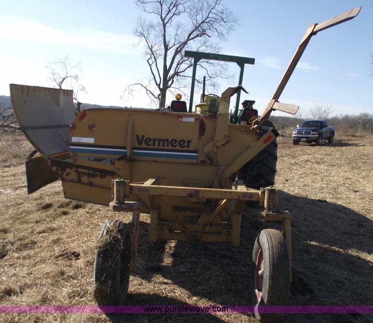 image for item 5510 Vermeer BB256 mulcher bale processor