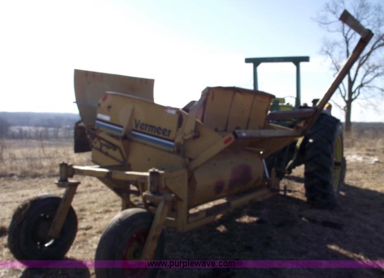 image for item 5510 Vermeer BB256 mulcher bale processor