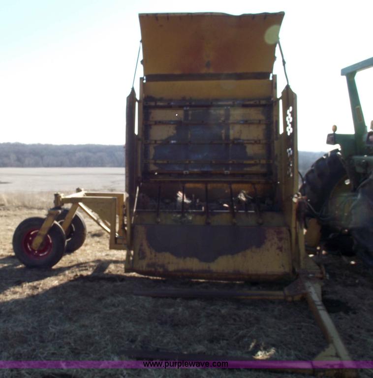 image for item 5510 Vermeer BB256 mulcher bale processor