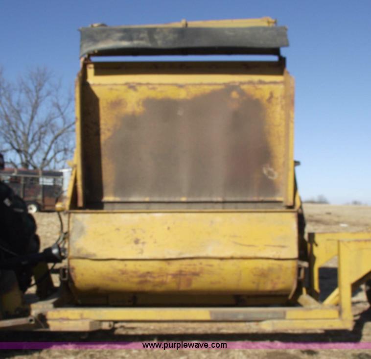 image for item 5510 Vermeer BB256 mulcher bale processor