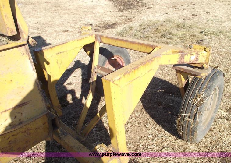 image for item 5510 Vermeer BB256 mulcher bale processor