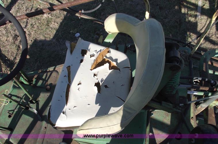 image for item 5512 John Deere 734 high cycle sprayer