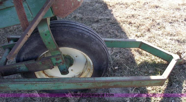 image for item 5512 John Deere 734 high cycle sprayer