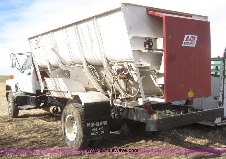 image for item 6253 1991 Chevrolet Kodiak feed truck