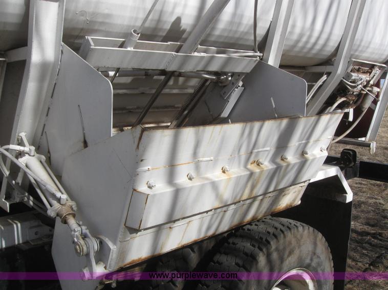 image for item 6253 1991 Chevrolet Kodiak feed truck