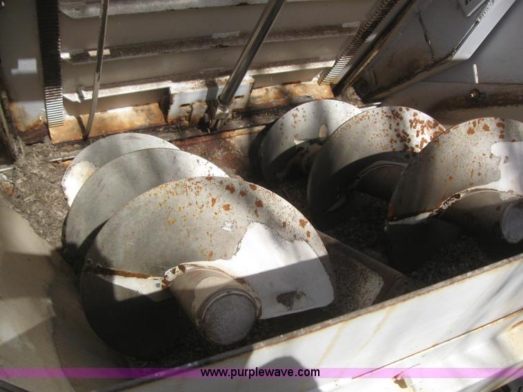 image for item 6253 1991 Chevrolet Kodiak feed truck