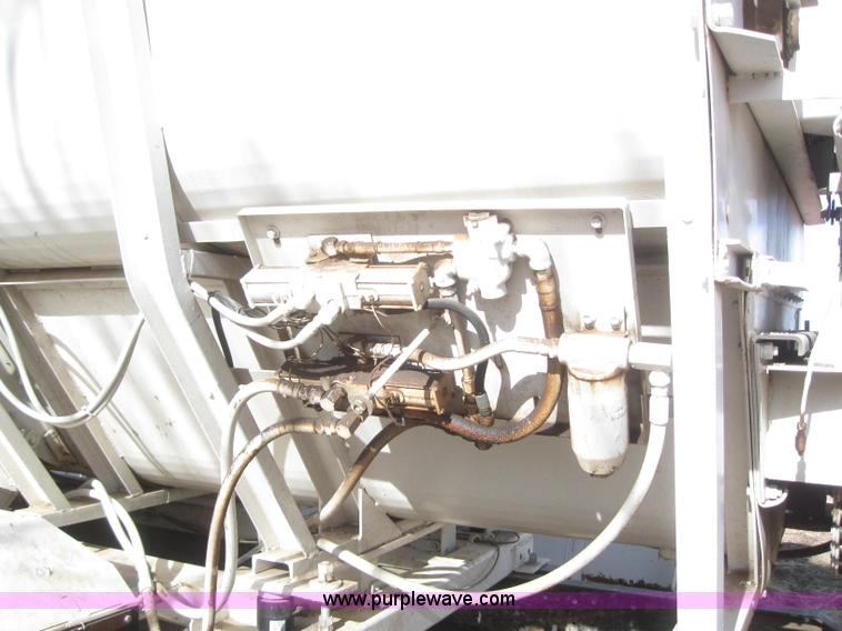 image for item 6253 1991 Chevrolet Kodiak feed truck