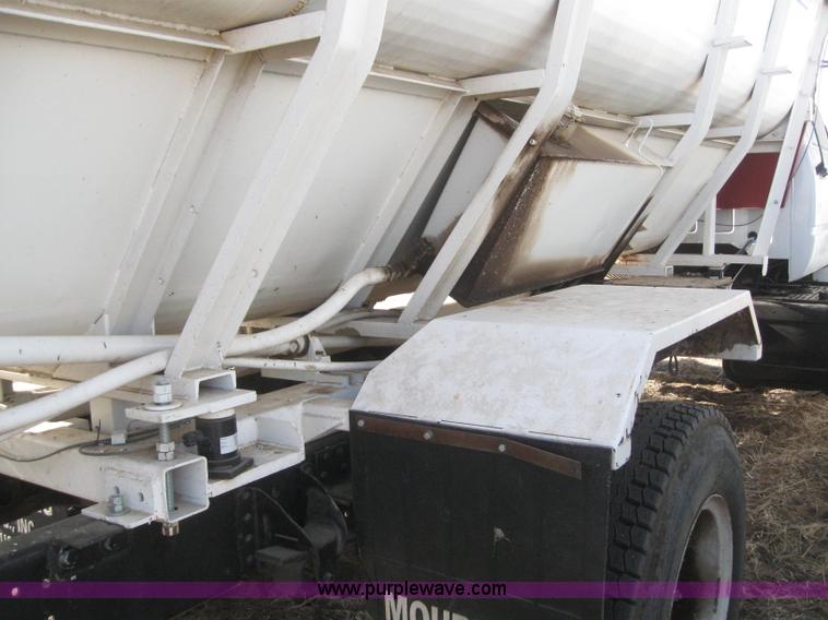 image for item 6253 1991 Chevrolet Kodiak feed truck