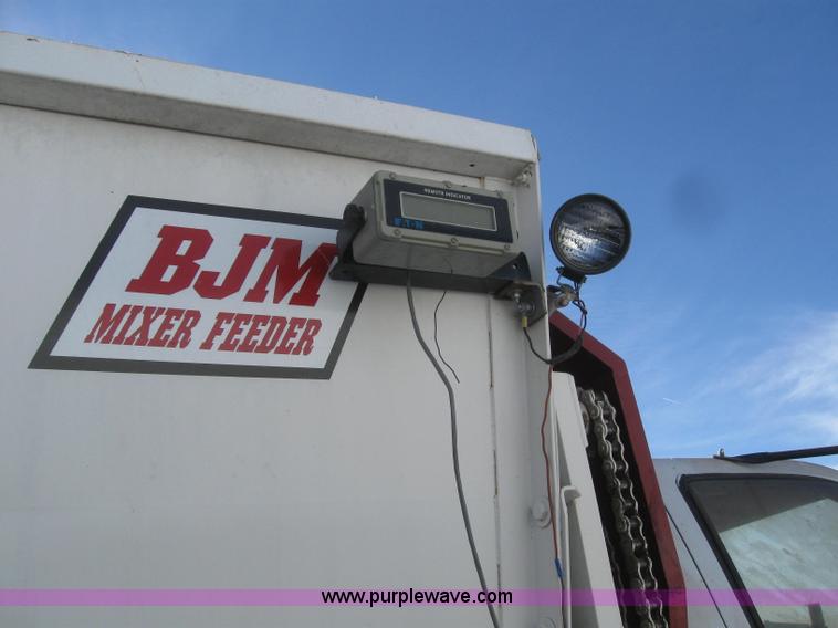 image for item 6253 1991 Chevrolet Kodiak feed truck