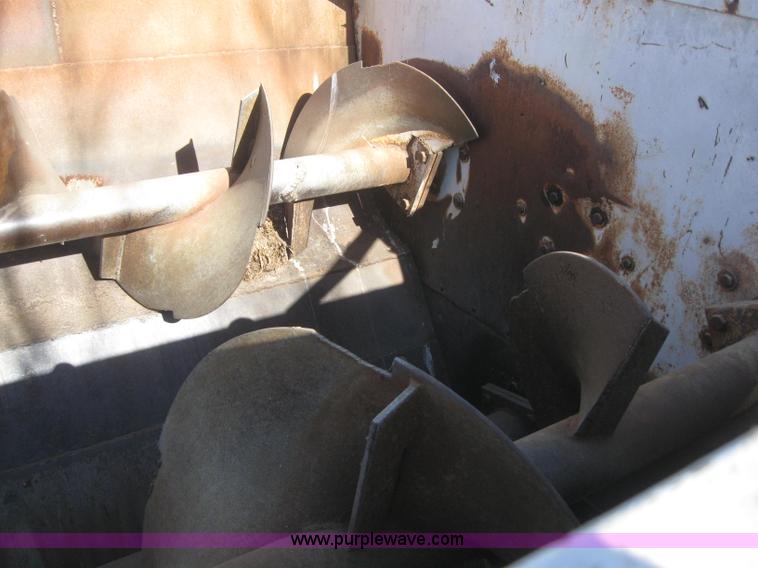 image for item 6253 1991 Chevrolet Kodiak feed truck