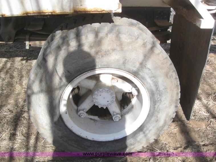 image for item 6253 1991 Chevrolet Kodiak feed truck