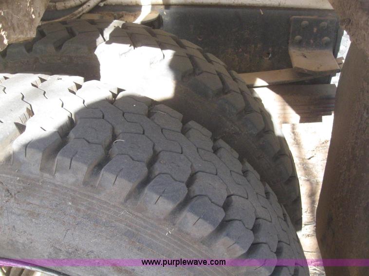 image for item 6253 1991 Chevrolet Kodiak feed truck