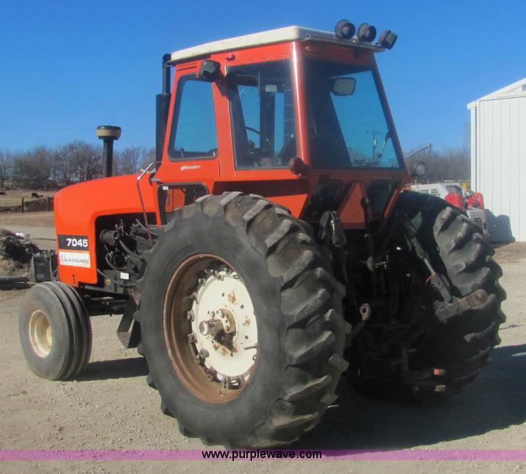 image for item 6815 1981 Allis Chalmers 7045 cab tractor