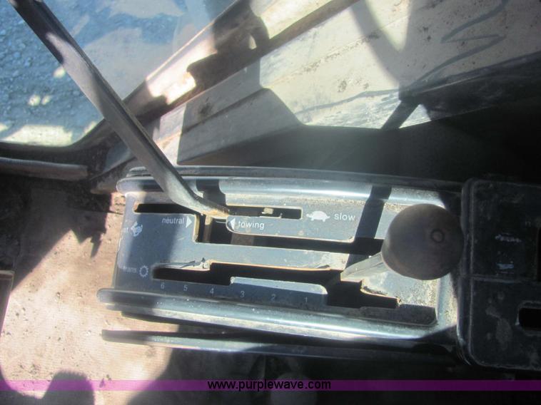 image for item 6815 1981 Allis Chalmers 7045 cab tractor