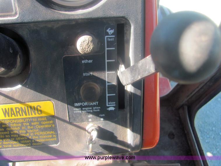 image for item 6815 1981 Allis Chalmers 7045 cab tractor