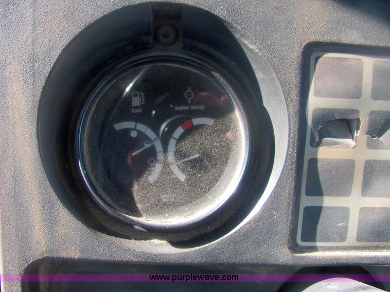 image for item 6815 1981 Allis Chalmers 7045 cab tractor