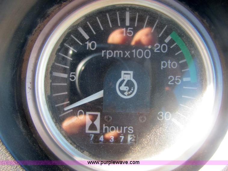 image for item 6815 1981 Allis Chalmers 7045 cab tractor