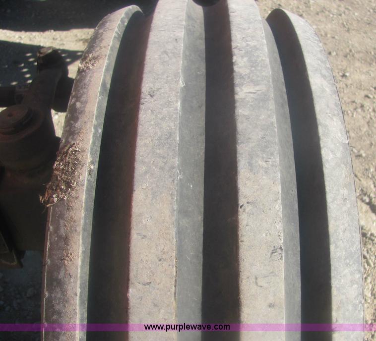 image for item 6815 1981 Allis Chalmers 7045 cab tractor