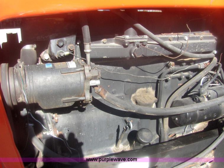image for item 6815 1981 Allis Chalmers 7045 cab tractor
