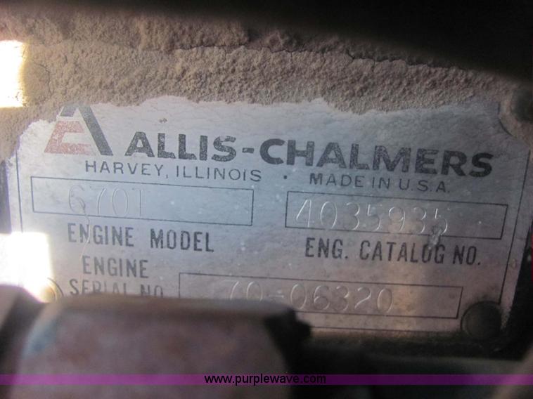 image for item 6815 1981 Allis Chalmers 7045 cab tractor