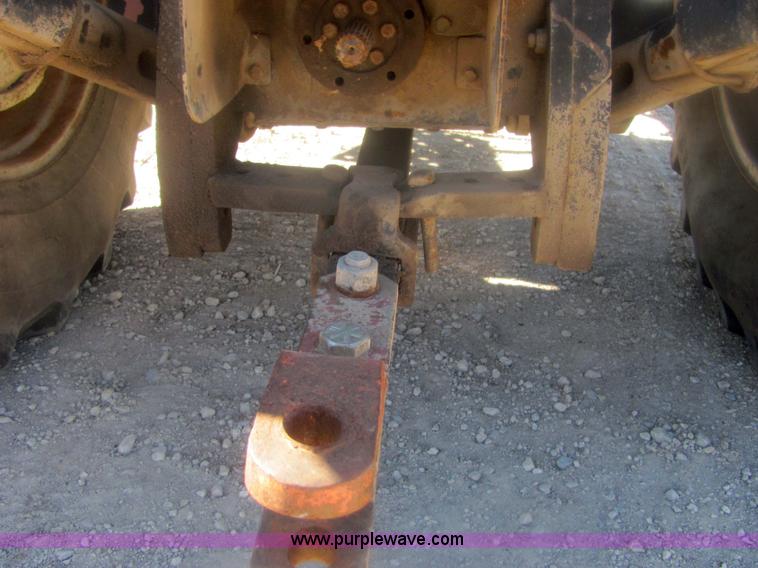 image for item 6815 1981 Allis Chalmers 7045 cab tractor