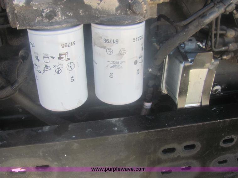 image for item 6815 1981 Allis Chalmers 7045 cab tractor