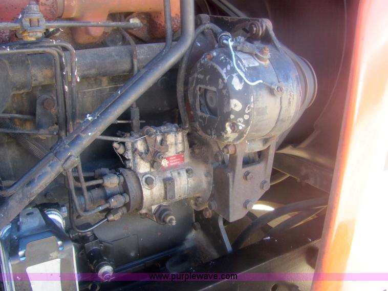 image for item 6815 1981 Allis Chalmers 7045 cab tractor