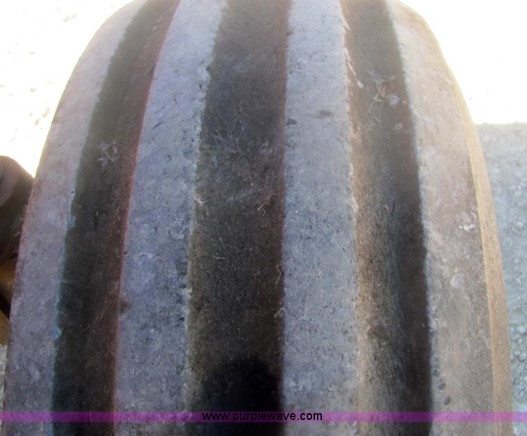 image for item 6815 1981 Allis Chalmers 7045 cab tractor