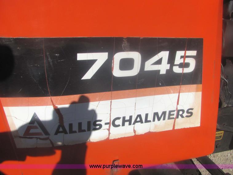 image for item 6815 1981 Allis Chalmers 7045 cab tractor