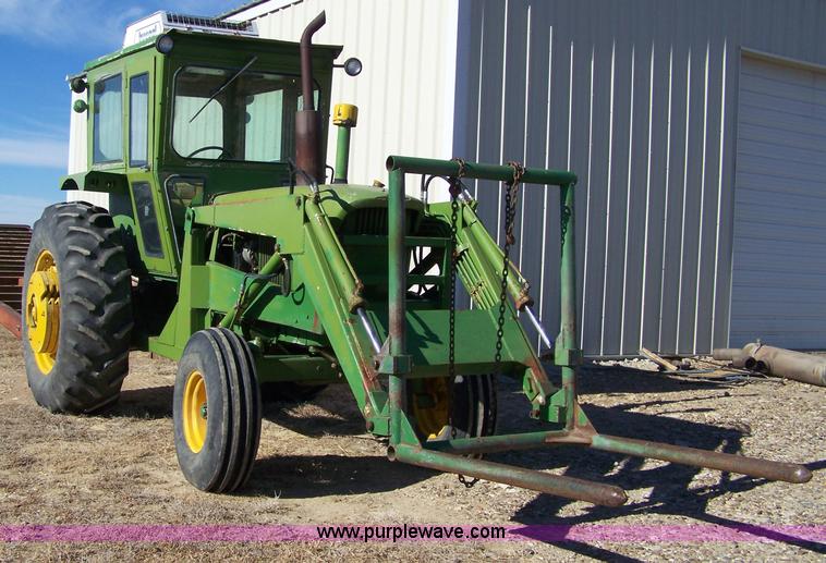 image for item 7401 John Deere 4010 tractor with loader
