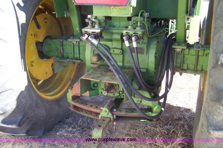 image for item 7401 John Deere 4010 tractor with loader