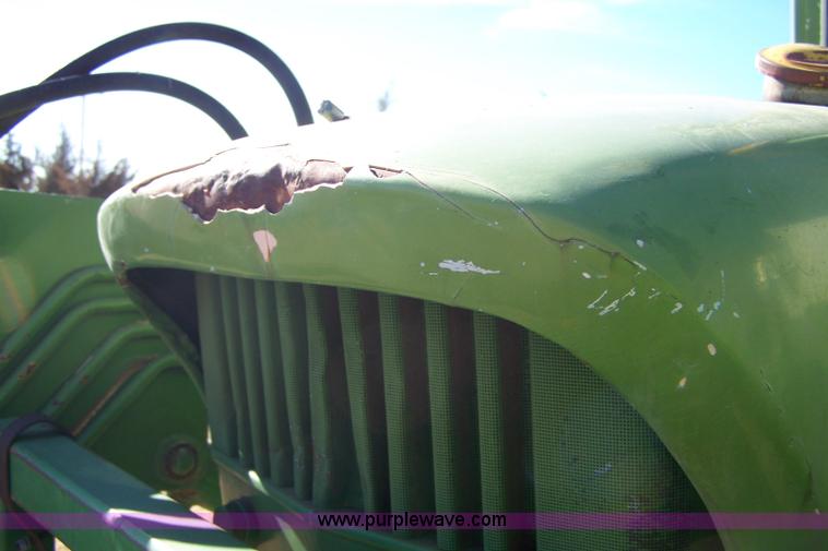 image for item 7401 John Deere 4010 tractor with loader