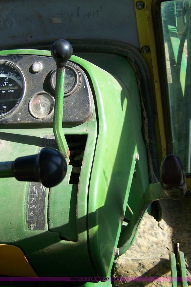 image for item 7401 John Deere 4010 tractor with loader