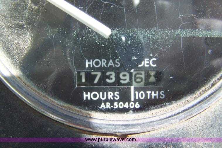 image for item 7401 John Deere 4010 tractor with loader