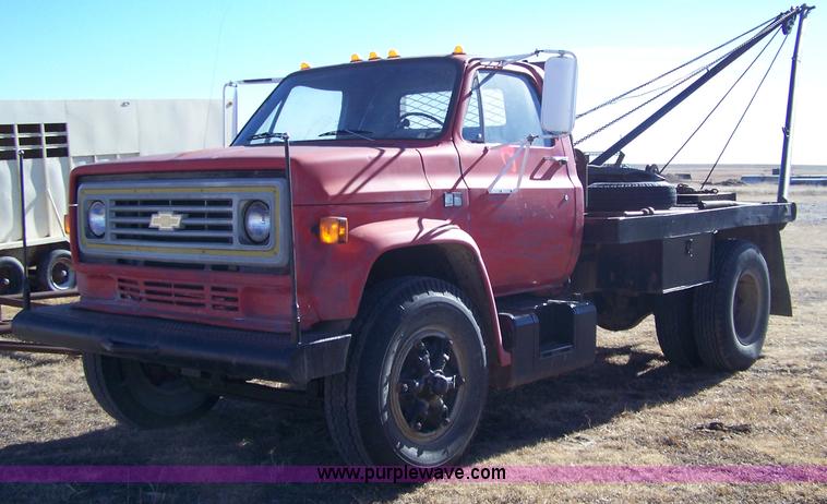 image for item 7402 1983 Chevrolet Kodiak C7D042 winch pole truck