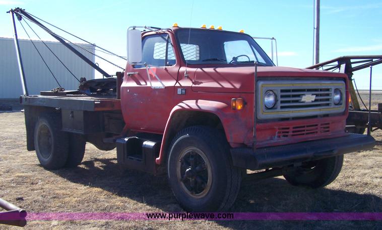 image for item 7402 1983 Chevrolet Kodiak C7D042 winch pole truck