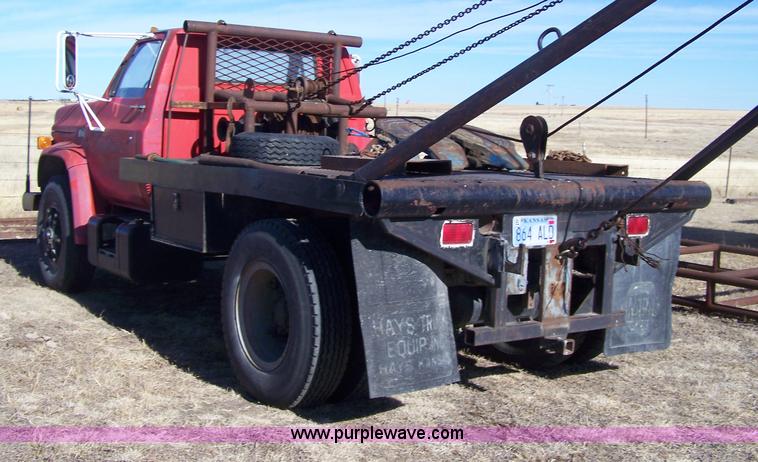 image for item 7402 1983 Chevrolet Kodiak C7D042 winch pole truck