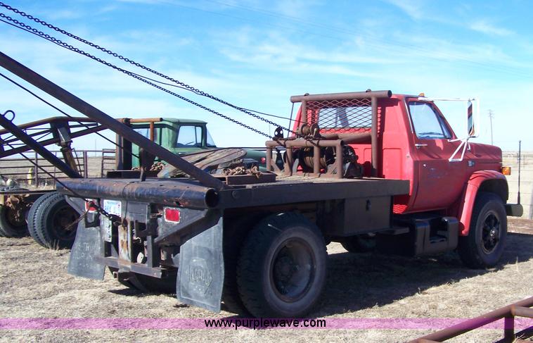 image for item 7402 1983 Chevrolet Kodiak C7D042 winch pole truck