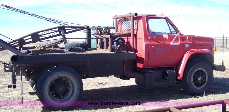 image for item 7402 1983 Chevrolet Kodiak C7D042 winch pole truck