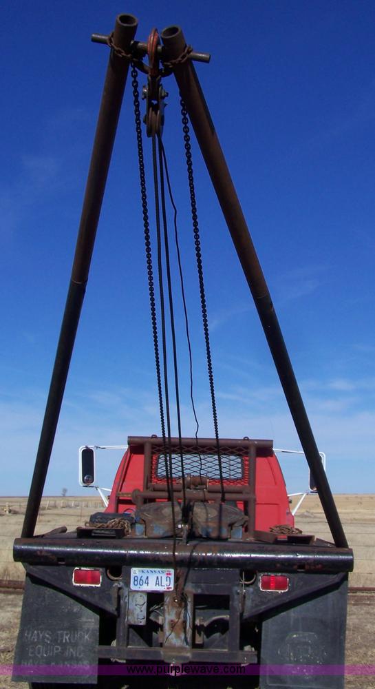image for item 7402 1983 Chevrolet Kodiak C7D042 winch pole truck
