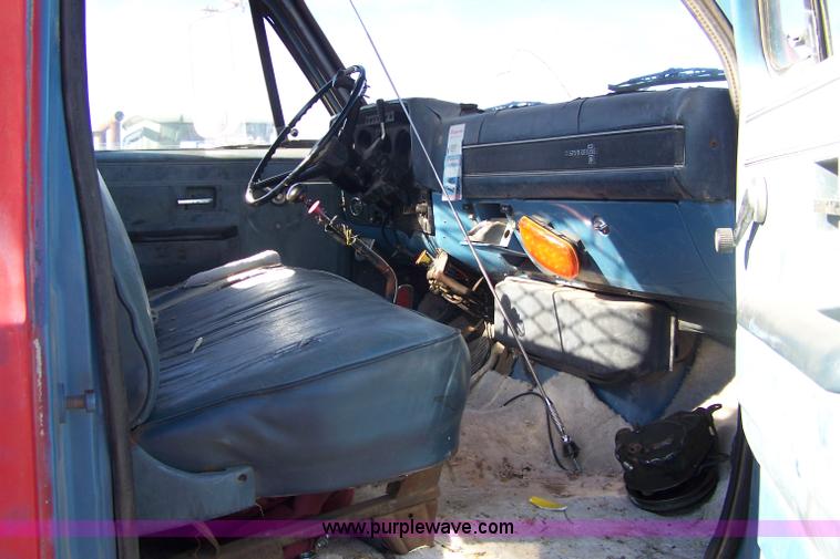 image for item 7402 1983 Chevrolet Kodiak C7D042 winch pole truck