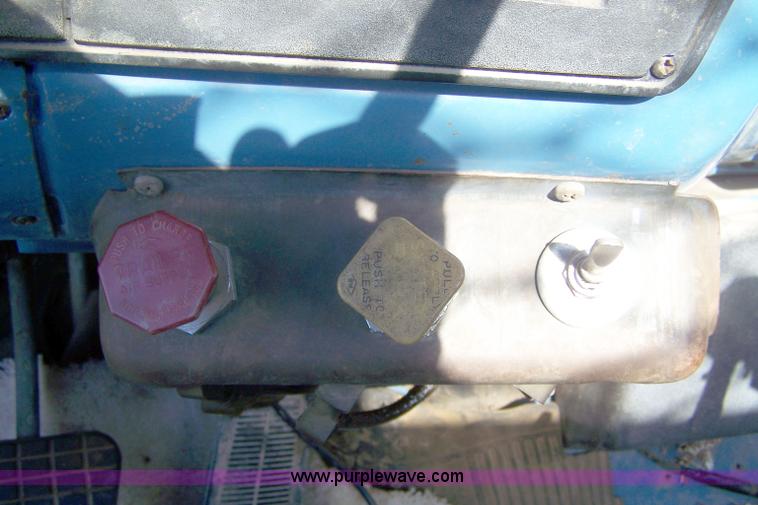 image for item 7402 1983 Chevrolet Kodiak C7D042 winch pole truck