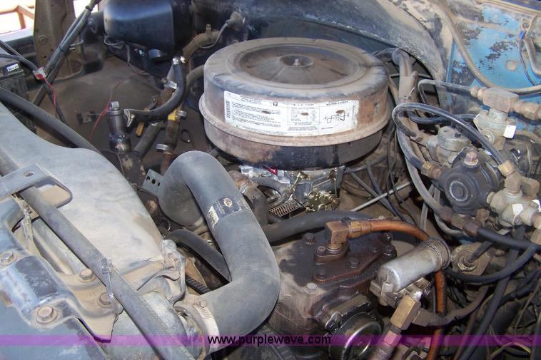 image for item 7402 1983 Chevrolet Kodiak C7D042 winch pole truck