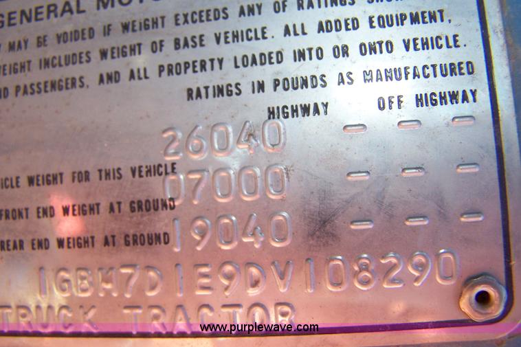 image for item 7402 1983 Chevrolet Kodiak C7D042 winch pole truck