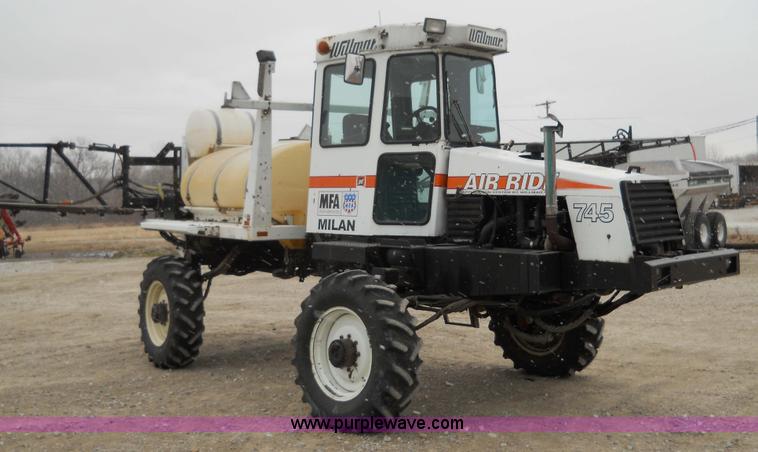 image for item 7774 1995 Willmar 745 self-propelled sprayer