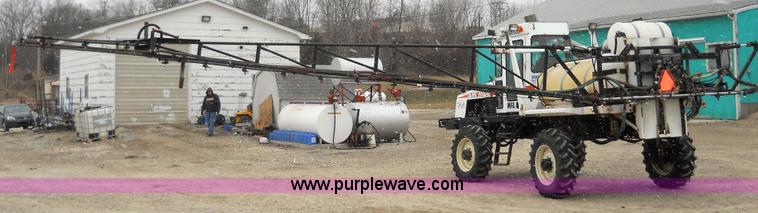 image for item 7774 1995 Willmar 745 self-propelled sprayer